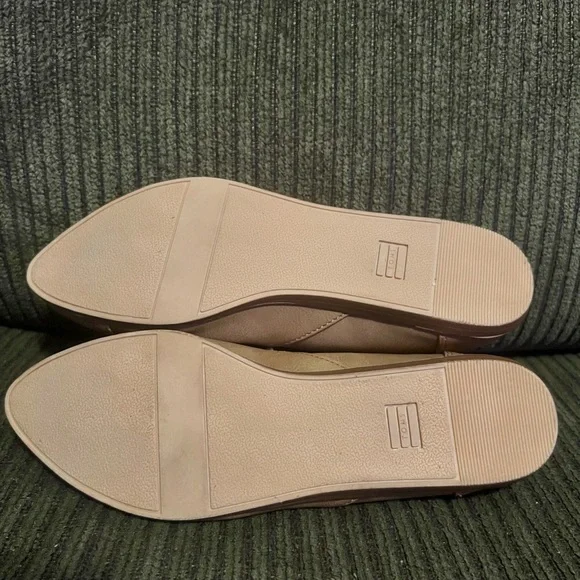 TOMS Women's Camel Loafers - Picture 8 of 8